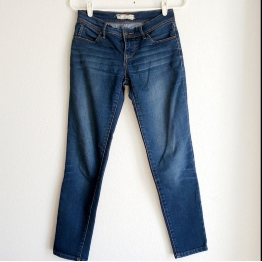 Free People Distressed Faded Whiskering Cropped Stretch Skinny Jeans sz 25